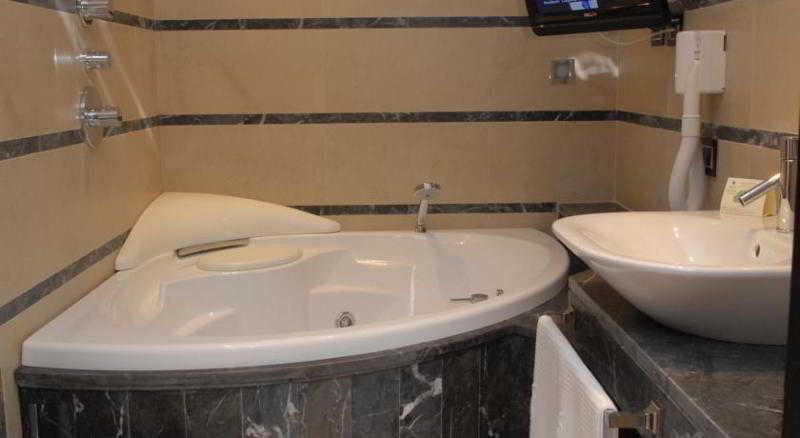 Hotel Excelsior Ла-Маддалена Екстер'єр фото