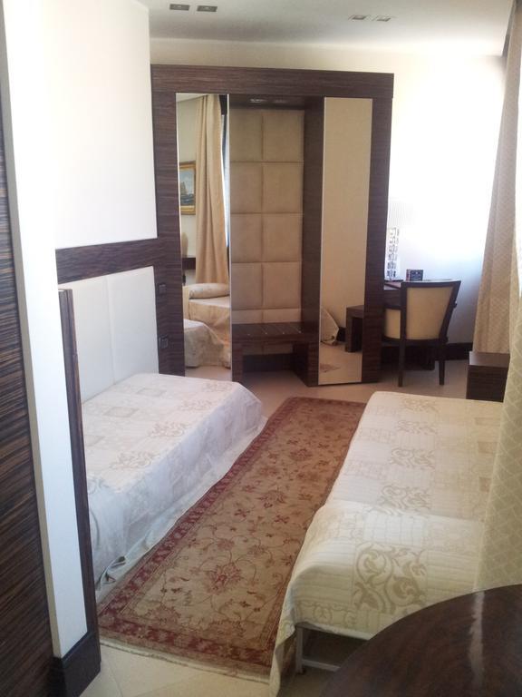 Hotel Excelsior Ла-Маддалена Екстер'єр фото