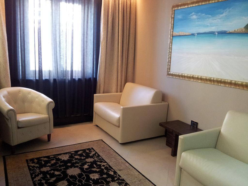 Hotel Excelsior Ла-Маддалена Екстер'єр фото