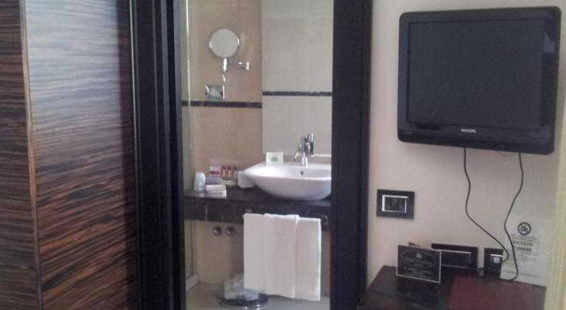 Hotel Excelsior Ла-Маддалена Екстер'єр фото
