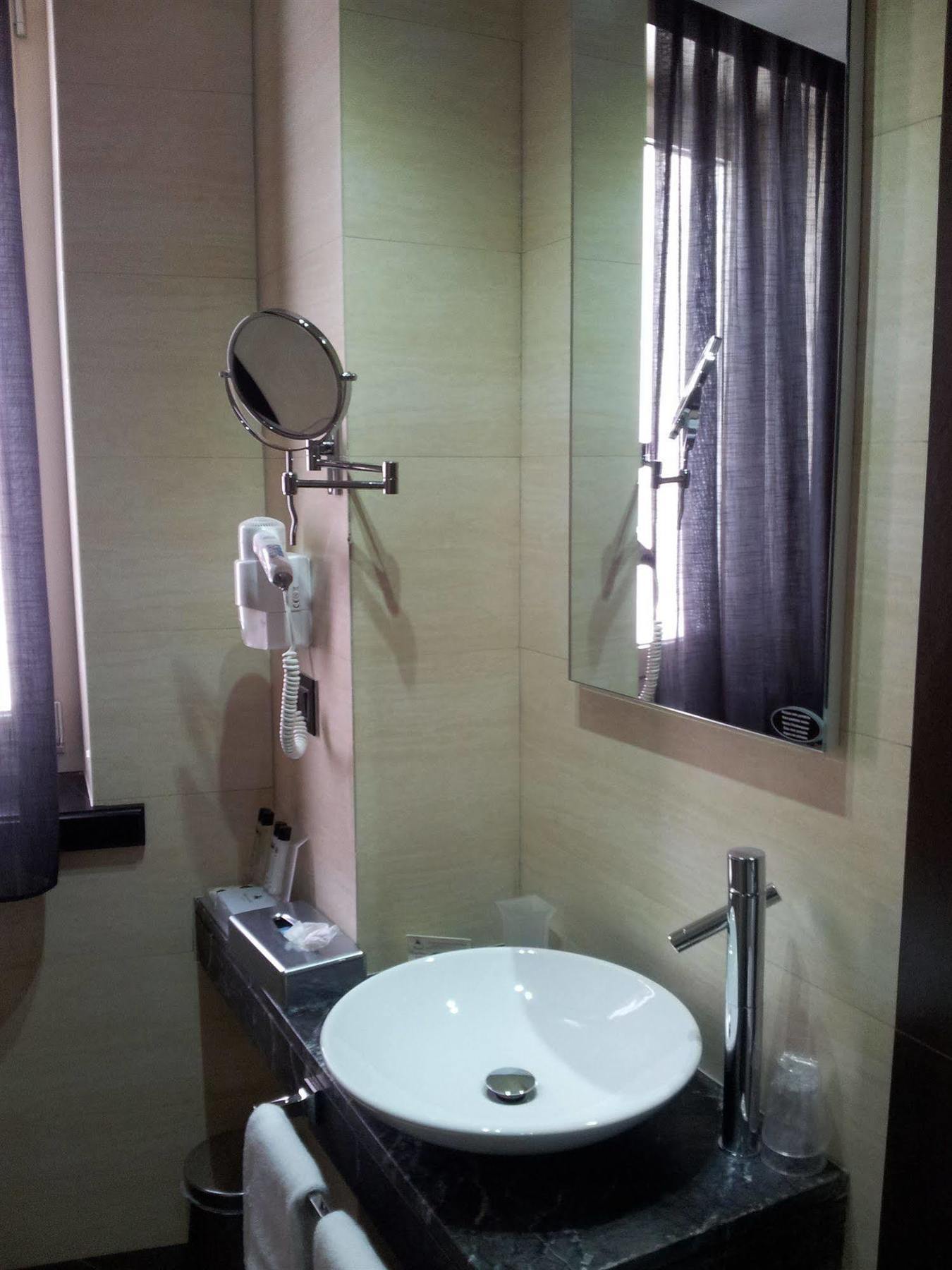 Hotel Excelsior Ла-Маддалена Екстер'єр фото