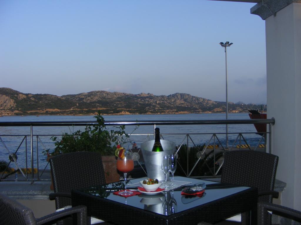 Hotel Excelsior Ла-Маддалена Екстер'єр фото